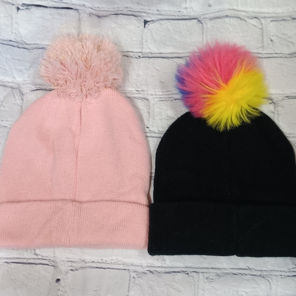 Brand NEW Women/Girl's Cuffed Pom Beanies - Picture 2 of 3